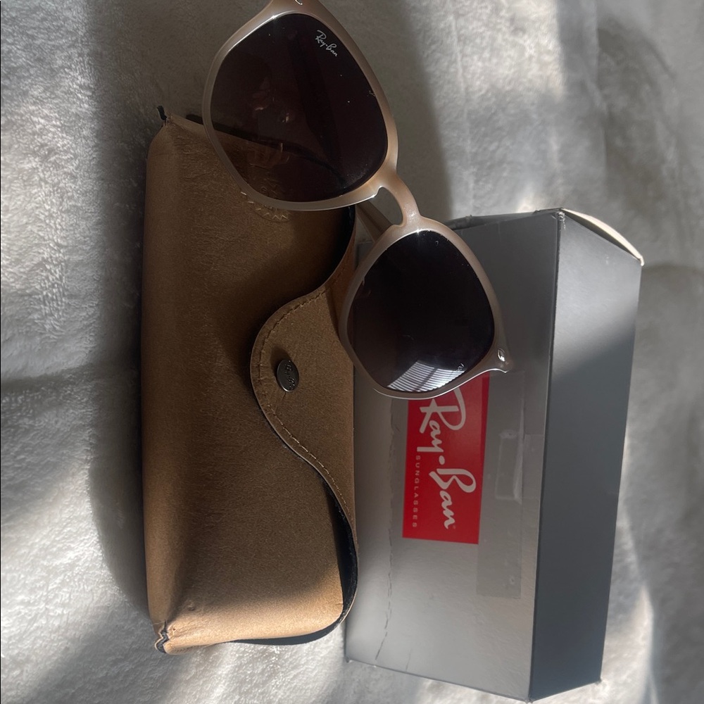 Ray-Ban rb4420